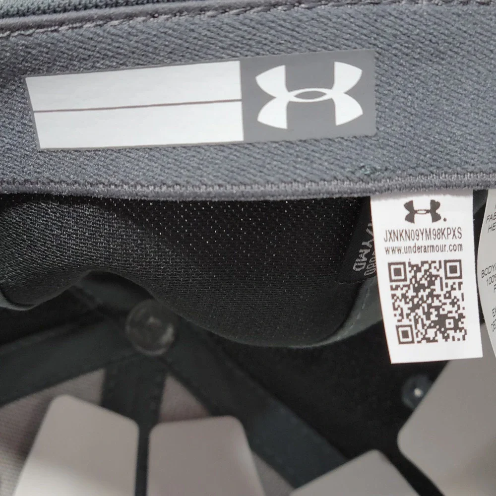 Under Armour Blitzing Hat Boys YSM-YMD Fitted Grey Black A-Flex Stretch Sports